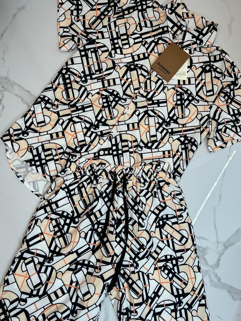 CONJUNTO DE SHORT Y CAMISA BURBERRY